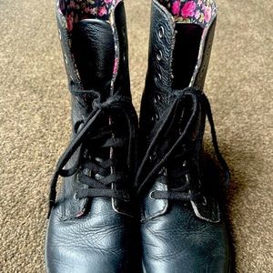 Doc Marten Boots 👢 🌸